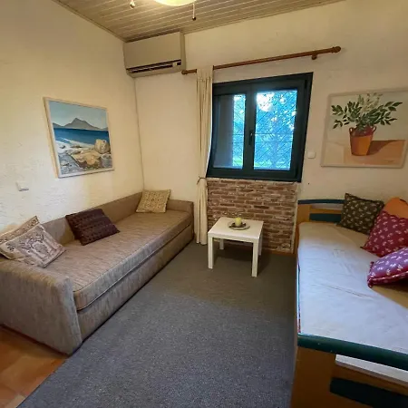 Βίλα Stunning 2-Bedroom Villa In Nerotribia Euboias Πολιτικά